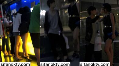 商业街一路跟踪抄底多位极品高跟美少妇各种极品骚内让人目不暇接 (6)